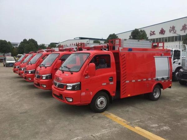 東風(fēng)途逸1噸水罐消防車|藍(lán)牌消防車