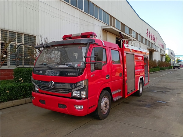 東風(fēng)2噸水罐消防車.jpg